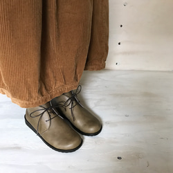 [新年福袋] 靴子和保暖鞋墊特賣 第1張的照片