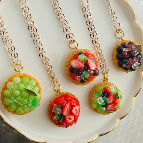 フルーツタルトケーキネックレス ネックレス・ペンダント ポロコひ
