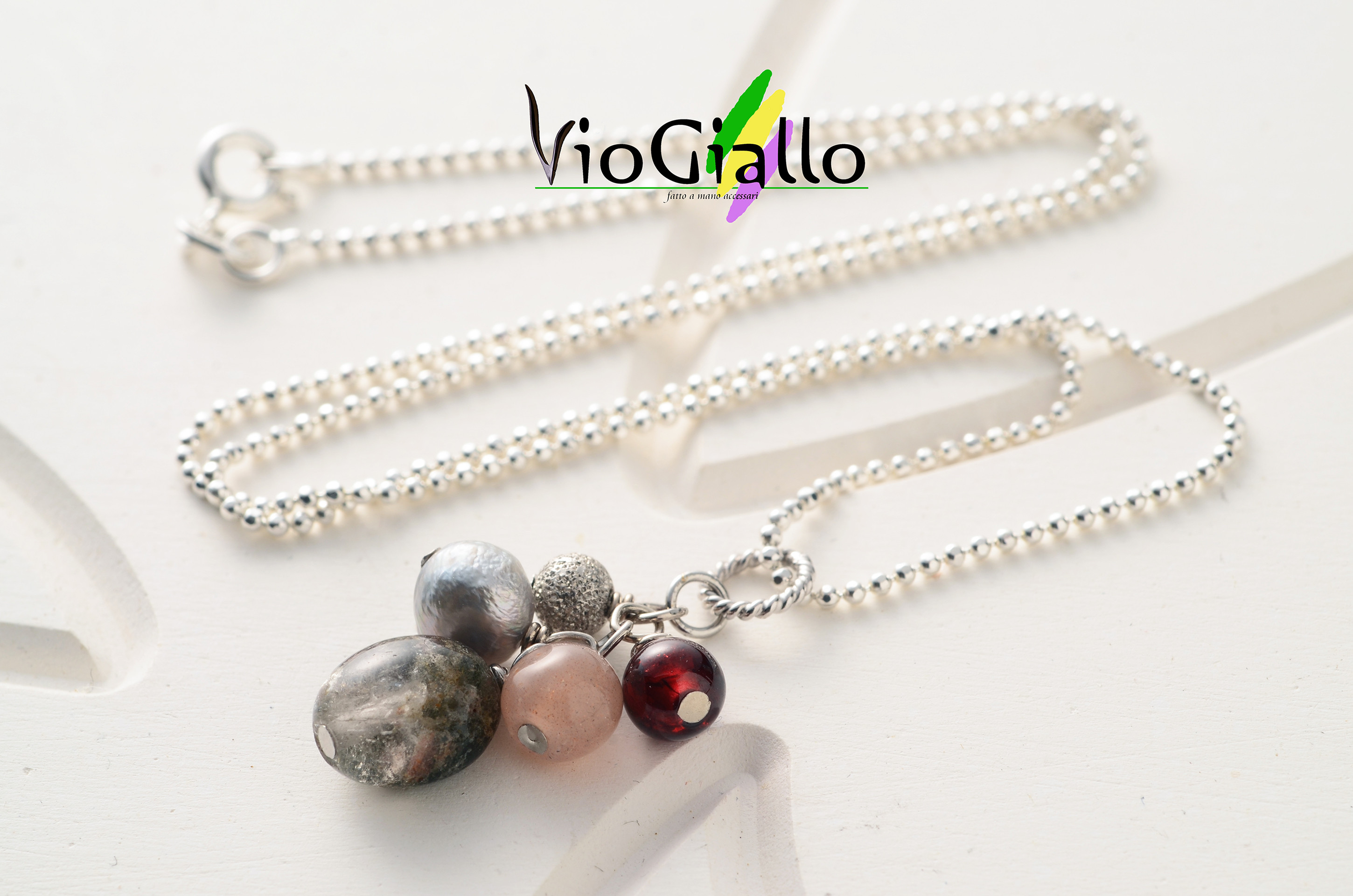 ガーネットの彩りネックレス