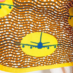 一点物　裏地に珍しい飛行機✈️柄のアフリカンプリントで作成したキルティングパーカーベスト 5枚目の画像