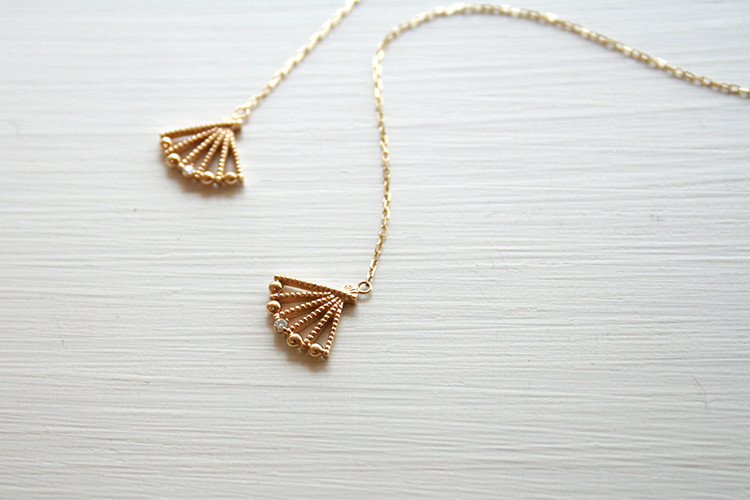 K10/ダイヤピアス【OWGI/扇】（PE10037Y）