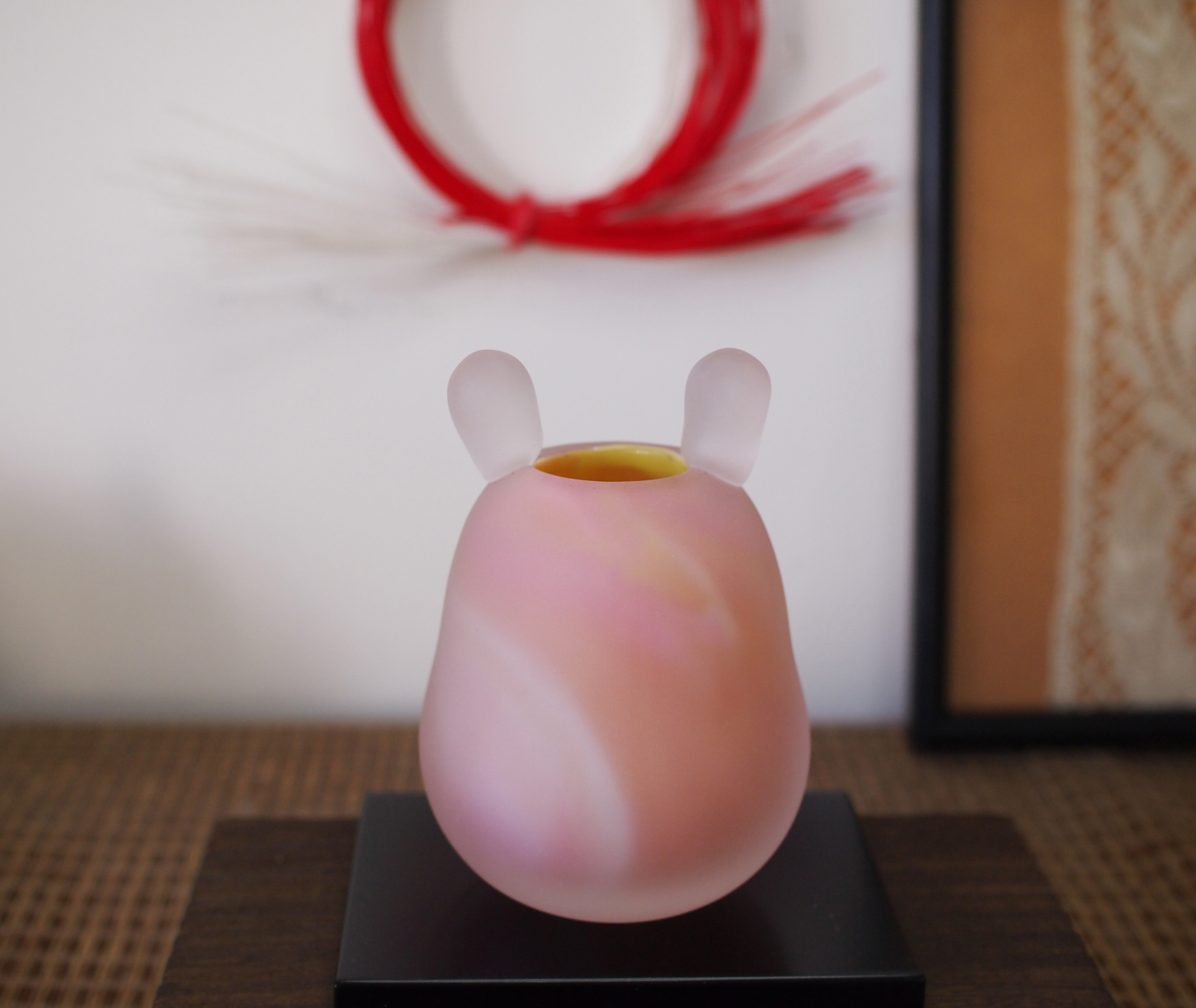 ガラスのウサギ　花器　マーブルピンク濃いめ 6,630円