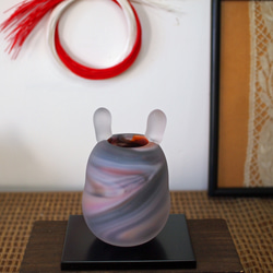 ガラスのウサギ　花器　マーブルピンク 紫　 1枚目の画像