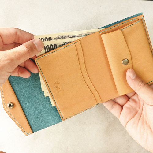 ☆受注生産☆コンパクトな革財布 / ブルー / 本革ロロマレザー使用