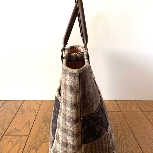 アップリケと刺繍のパッチワークキルトバッグ トートバッグ