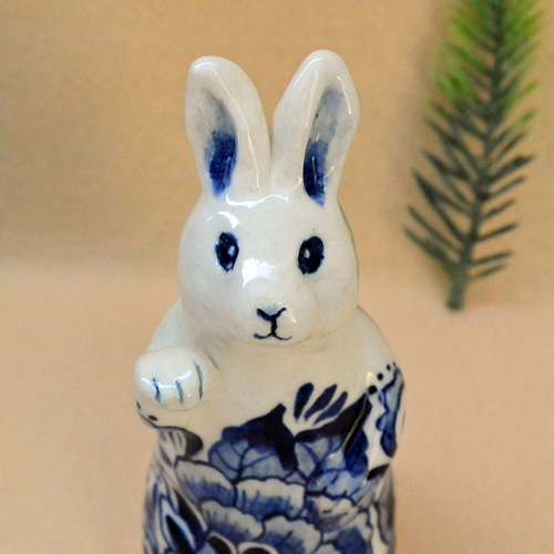陶器手作りうさぎ 香箱座りのウサギ 陶器の置き物 （ベージュB) 干支・卯 うさぎ 手作り