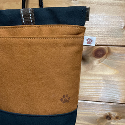 カラビナ付き　帆布　消臭肉球マナーポーチ　レンガ色　口大きめ 3枚目の画像