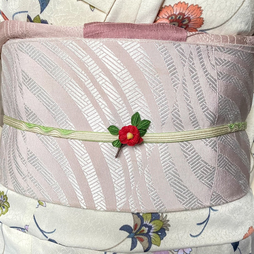 白椿のブローチ(レース編み/かぎ編み/刺しゅう糸/白/椿/花/和装/お正月