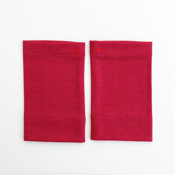 赤 レッド 冬 コーデ  やわらかい アームウォーマー 上質ウール100％ 伝統 手袋  送料無料 2枚目の画像