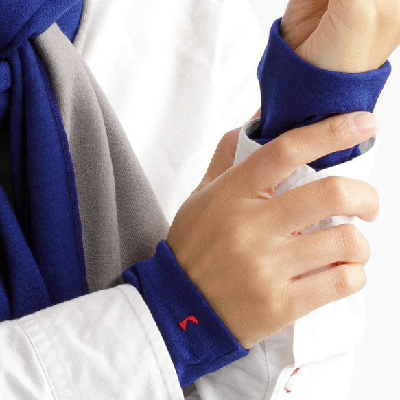 ブルー 青  冬 コーデ やわらかい アームウォーマー 上質ウール100％ 伝統 手袋  送料無料 4枚目の画像