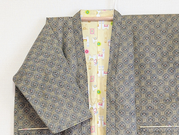 Creema限定　着物生地を使ったリバーシブルでも着れる半纏です。表は絹、裏は綿生地です。両方楽しめます。贈り物に! 2枚目の画像