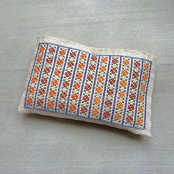 ハンドメイド手縫い刺繍花柄ポーチ　手帳ケース　通帳ケース 2枚目の画像
