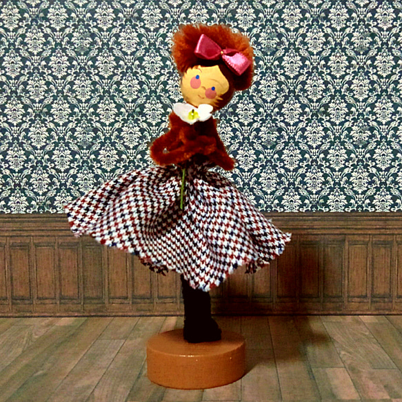 モールのポーズドールの制作キット B 千鳥格子のスカート(ブラウン) / Chenille doll kit B 1枚目の画像
