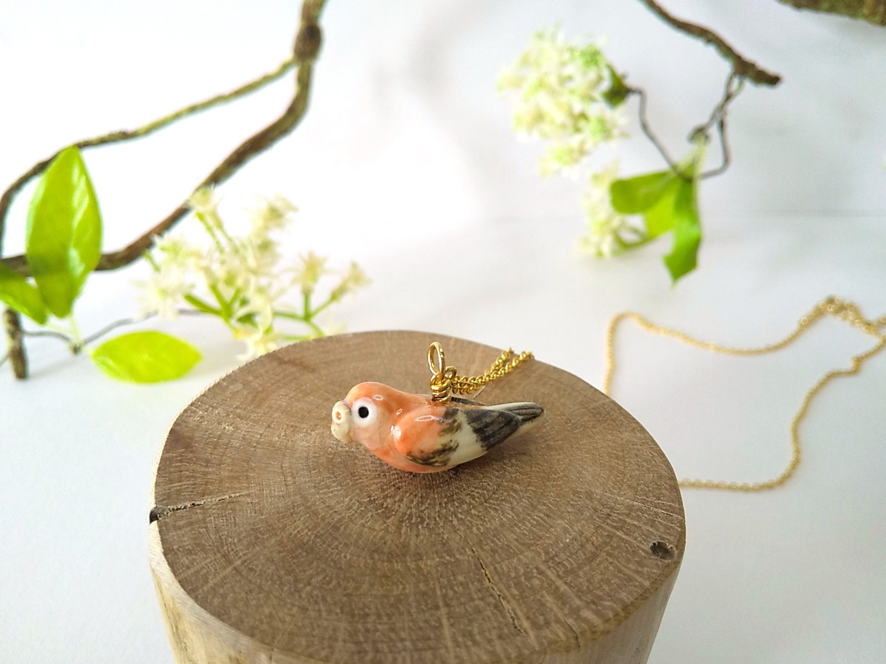 アキクサインコ・ローズのネックレス L