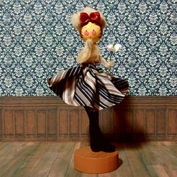 モールのポーズドールの制作キット E ダイアゴナルストライプのスカート(ベージュ) Chenille doll kitD 1枚目の画像