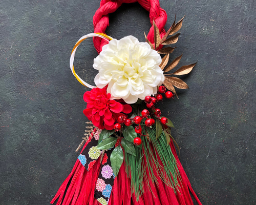 お正月飾り 赤 しめ縄 タッセル型 しめ縄・しめ飾り La ruelle