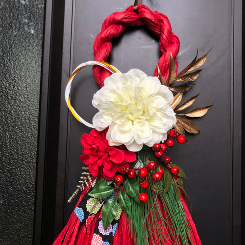 SALE♡紅白ダリアのしめ縄タッセル♡お正月飾り 2025♡メルカリ便発送 SALE♡紅白ダリアのしめ縄タッセル♡お正月飾り 2025♡メルカリ便発送
