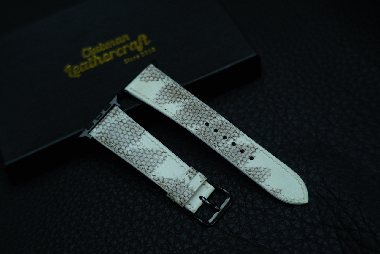 アップルウォッチ時計ベルトウミヘビ革使用時計ベルト