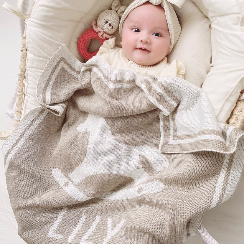 お名前入り ブランケット・木馬・縦タイプ【お名前・誕生日】出産祝い　名入れ　ギフト