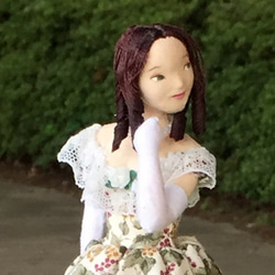 ドレスを纏う人形（椿姫） 1枚目の画像