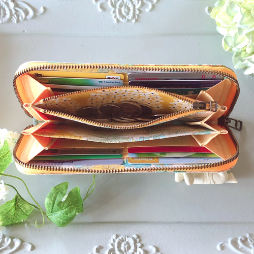 かわいい布で作った長財布 軽量なのに大容量！ BEST OF MORRIS いちご