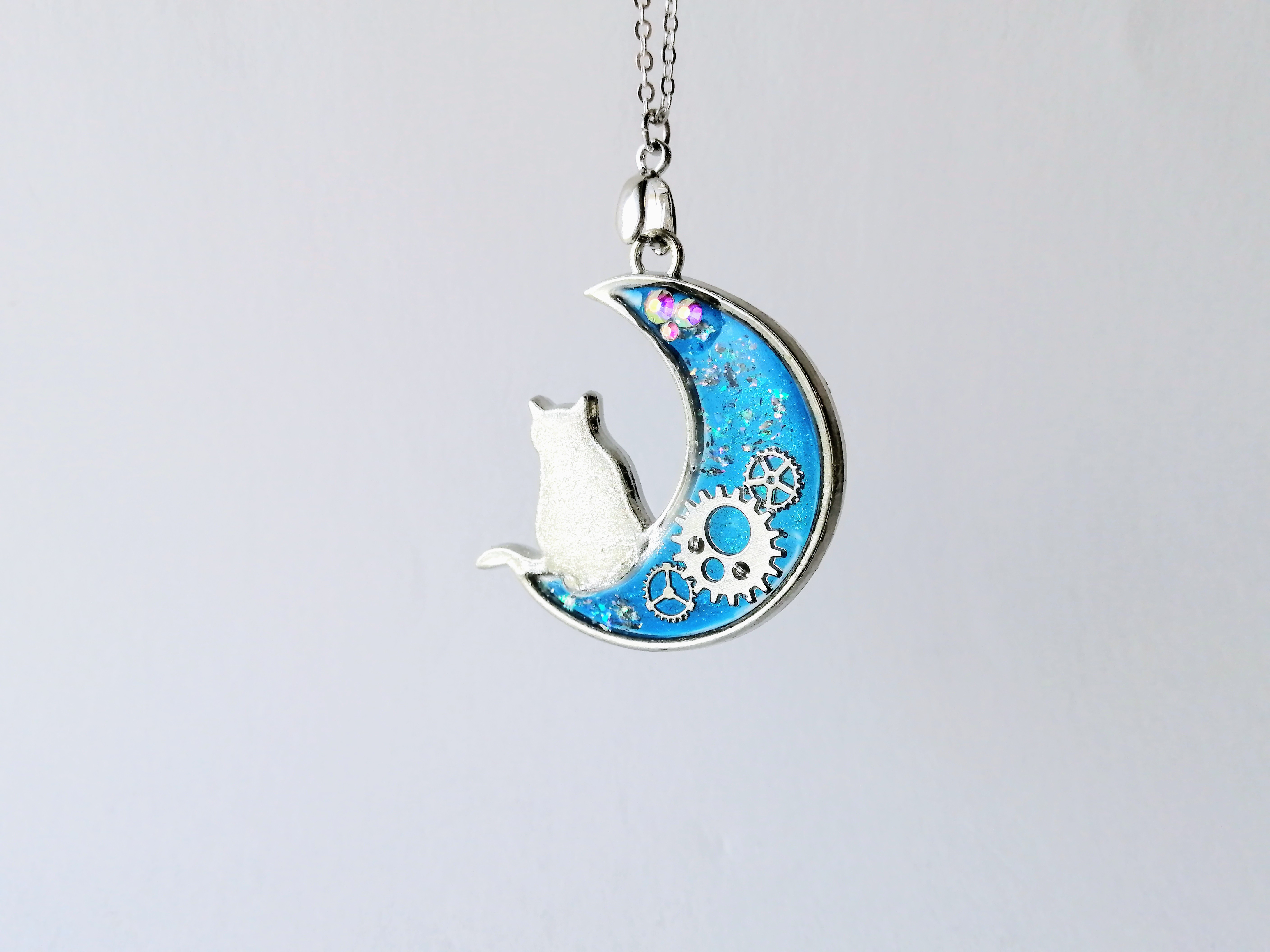ペンダント 猫 サスケページです。レジン