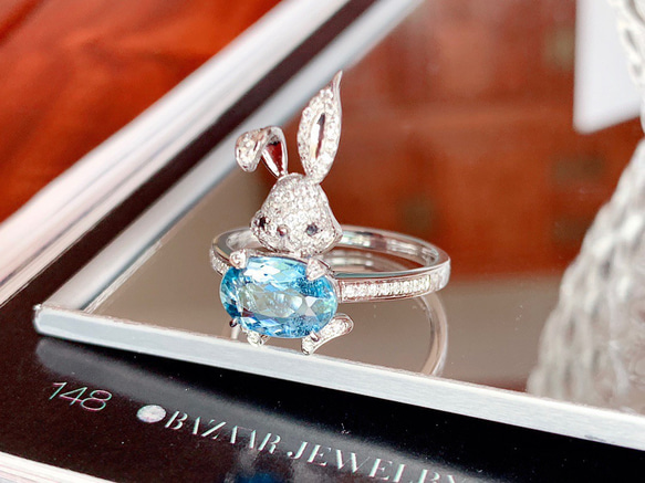 「うさぎ」K18 1.23ct天然サンタマリアアクアマリン　天然ダイヤモンド　リング　和名藍玉 3月誕生石　可愛い　干支 3枚目の画像