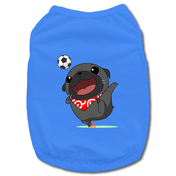 【ドッグウェア】サッカーをするパグ（黒パグ） 5枚目の画像