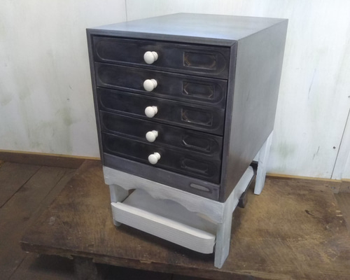 ブリキ張りの小引き出し　抽斗 道具入れ 書類棚 インダストリアル 古道具 ブリキ張りの小引き出し 抽斗 道具入れ 書類棚 インダストリアル 古道具