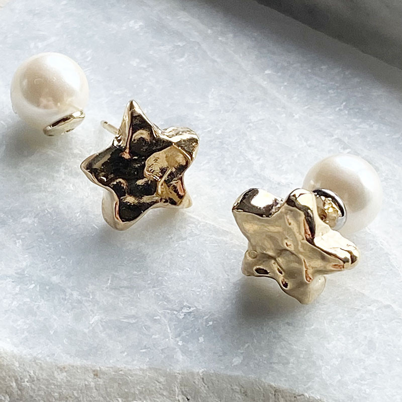 星型ゴールドカラーピアス