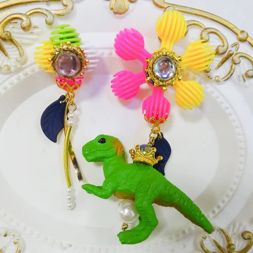 レディースピアス シェル フラワーピアス 花 ラウンド ドロップ