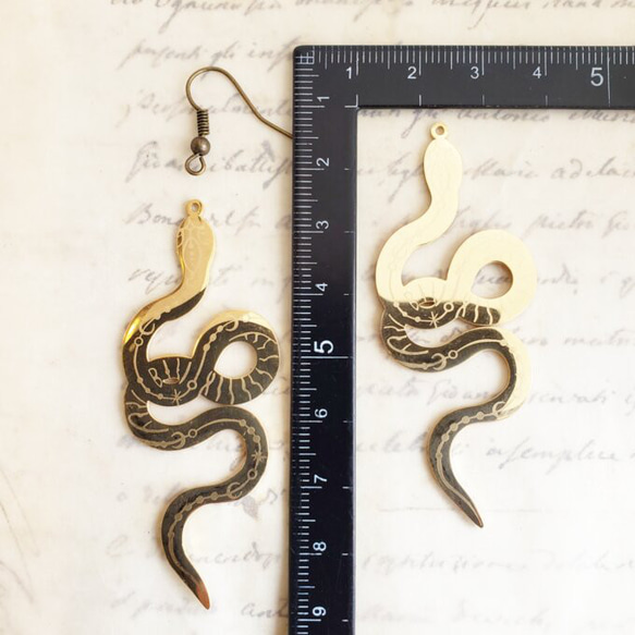 1個 ステンレススチール 蛇 ヘビ スネーク プレート ゴシック パーツ チャームゴールド（C-746） 4枚目の画像