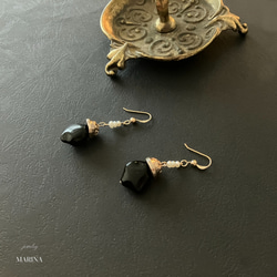 {14kgf} 英國復古珠子和珍珠耳環 - 黑色 第2張的照片