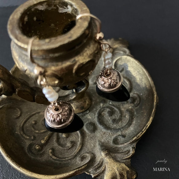 {14kgf} 英國復古珠子和珍珠耳環 - 黑色 第5張的照片
