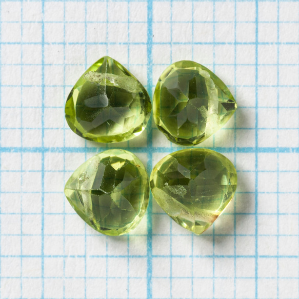 2粒売り　宝石質ペリドットAAA　マロン　ファセットカット4×4mm 3枚目の画像