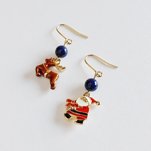 Xmas☆大人のキラキラ トナカイ大ぶりピアス♡ベージュ♡ポンポン♡ クリスマス ピアス アクセサリー トナカイ 月 かわいい オシャレ 大人