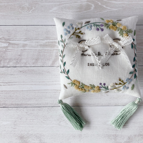 名前記念日刺繍】刺繍のリングピロー ミモザ＊acacia wreath＊名入れ