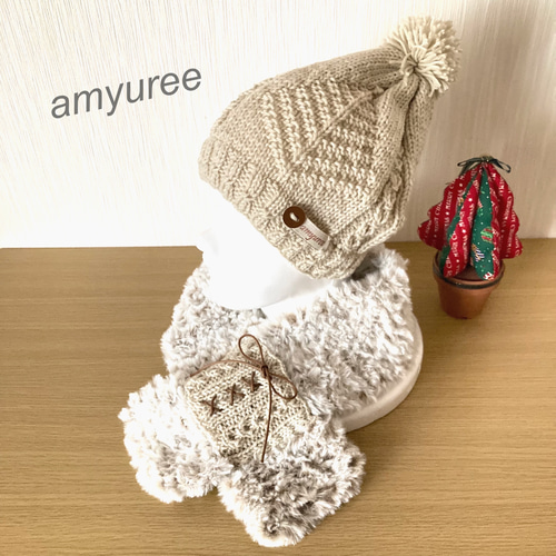 新作☆北欧冬の大樹編み模様♪皮ボタン付きタグ♪ポンポン付きニット