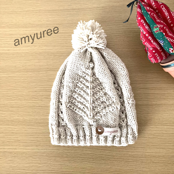 新作☆北欧冬の大樹編み模様♪皮ボタン付きタグ♪ポンポン付きニット