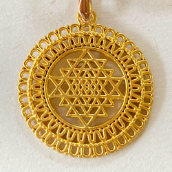 守護の石】神居古潭石『飛龍』☆ブラック☆ペンダントトップ 精麻より