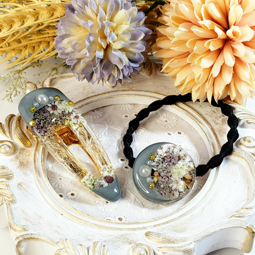 レジンヘアクリップ グレーカラーのお花のヘアアクセサリー ヘア 
