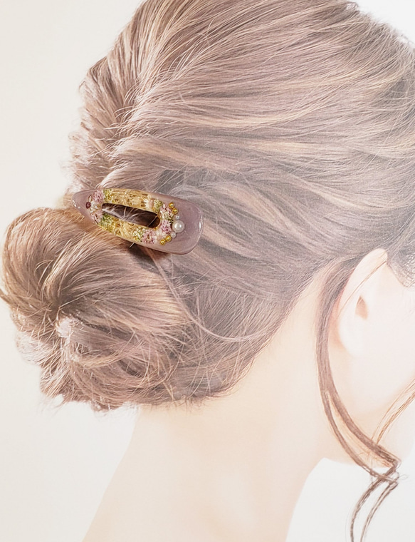 レジンヘアクリップ　　ライラックカラーとお花のヘアアクセサリー 7枚目の画像