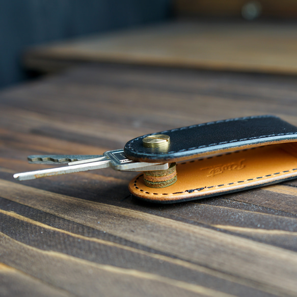 革のシンプルキーケース 7枚目の画像