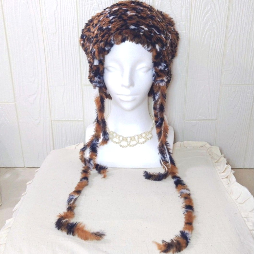 キャットヤーンで編んだふわふわ猫耳ニット帽〈ベンガル〉