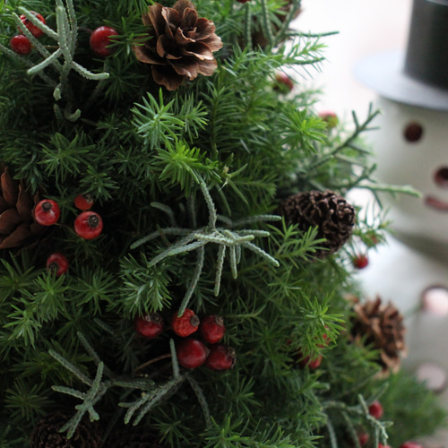 アンティーク ミニツリー クリスマスツリー 赤い実 木製 アイアン