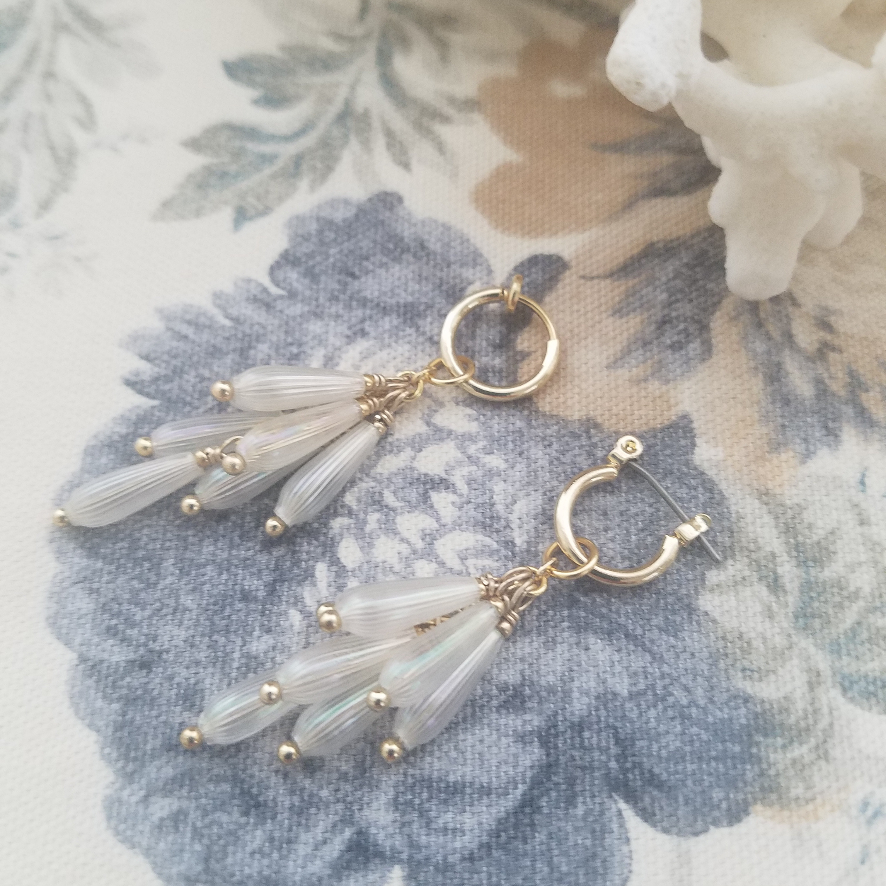 フランスヴィンテージしずく型スフレガラスのフープピアス/イヤリング