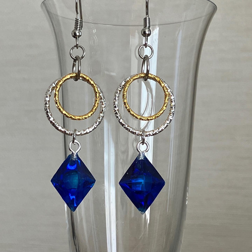 ダイヤ型レジンピアス イヤリング ブルー ピアス（フック・チェーン  
