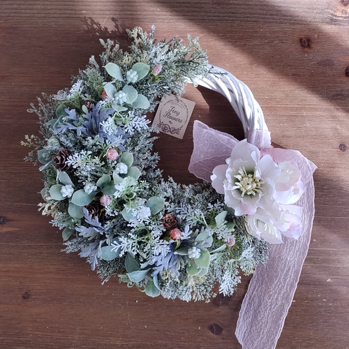 普段使いもOKのクレセントクリスマスリース(Φ約25cm／アーティ