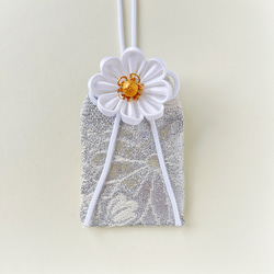 （白花）元巫女が作る花のお守り袋 3枚目の画像