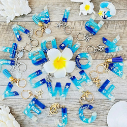 暗闇で光る海のイニシャルキーホルダー キーホルダー Meisa 通販